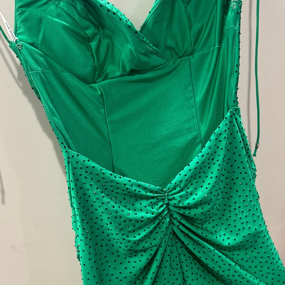 Sherri Hill Green Mini Dress with Spaghetti Straps - Picture 4 of 7